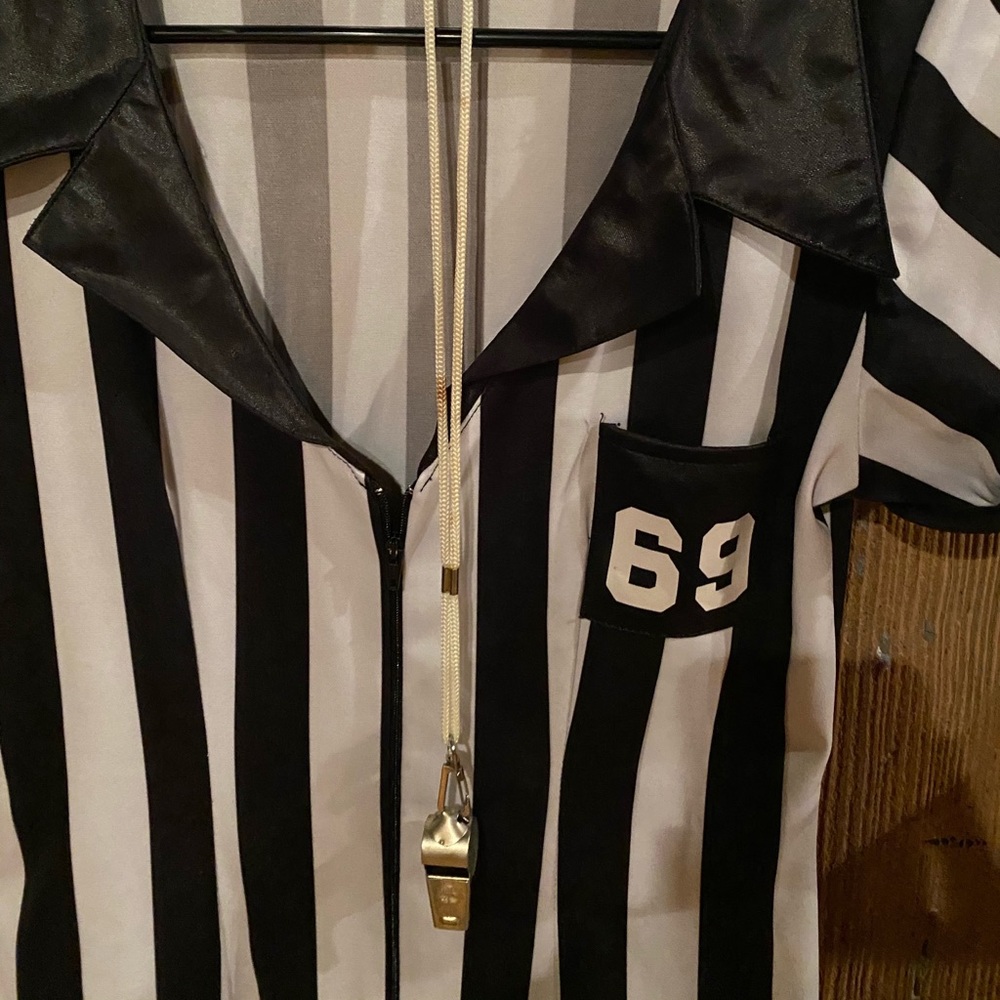 Referee Costume - Picture 2 of 3